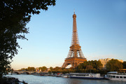 Эйфелева башня в осенних листьях / Eiffel Tower with autumn leaves in Paris 75f3431322849909