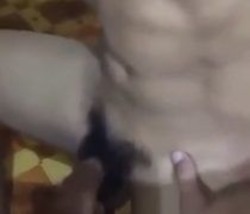 PINOY HUNK MODEL NAGPACHUPA SA ROOMMATE