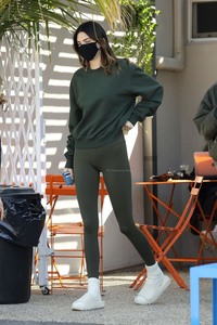 Kendall Jenner - Page 10 8259c21372706693