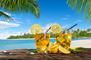 Холодный чай на пляже / Tea drink on beach 6463991337918785