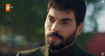 Hercai - Poze oficiale // Rezumate // Fragmente traduse  - Pagina 18 9672691363128110