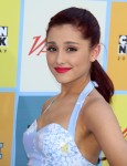 Ariana Grande Df33031328158392