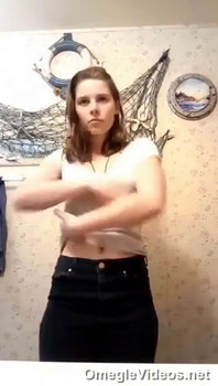 Teasing you with my ass. - Skype Girls