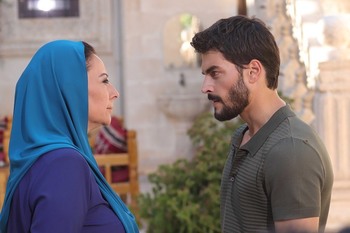 Hercai - Poze oficiale // Rezumate // Fragmente traduse  - Pagina 5 5985de1322015309