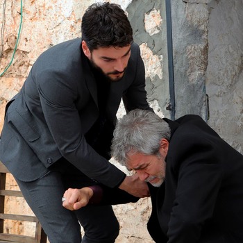 Hercai - Poze oficiale // Rezumate // Fragmente traduse  - Pagina 12 D42e4c1338244386