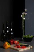  Овощи, бутылки, цветы в темных тонах / Vegetables, bottles, flowers in dark colors B466121352779480