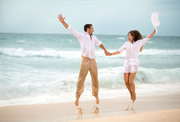 Счастливая пара на пляже / Happiness couple on beach B5db7f1352776218