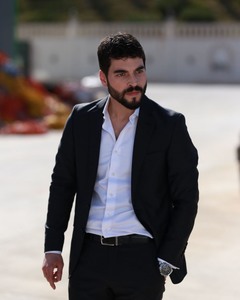 Hercai - Poze oficiale // Rezumate // Fragmente traduse  - Pagina 22 4a36fa1372308118