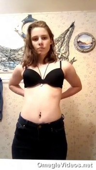 Teasing you with my ass. - Skype Girls