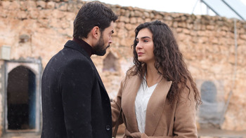 Hercai - Poze oficiale // Rezumate // Fragmente traduse  - Pagina 7 C04a731327162335