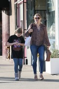Amy Adams - takes her daughter to music class in West Hollywood 01/11/2020