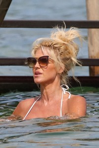 Victoria Silvstedt 4f4d761350366773