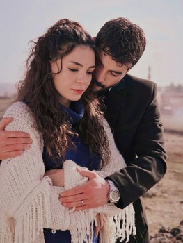 Hercai - Poze oficiale // Rezumate // Fragmente traduse  - Pagina 21 D4087d1368874420