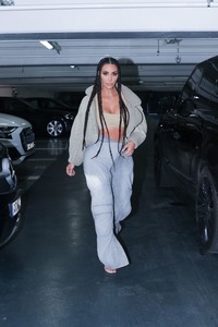 Kim Kardashian - Page 2 932fa01335995039