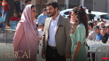 Hercai - Poze oficiale // Rezumate // Fragmente traduse  - Pagina 5 5889431323434456