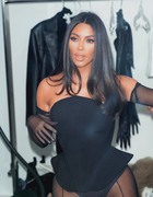 Kim Kardashian - Page 2 C099601335663450