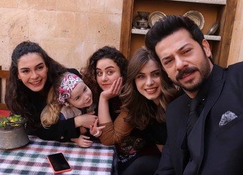 Hercai - set - poze - Pagina 9 18c3241345632559