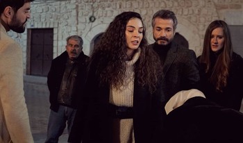 Hercai - Poze oficiale // Rezumate // Fragmente traduse  - Pagina 20 Bf70a71367391812