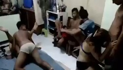 GANGBANG NG MGA BEKI AT BAGETS